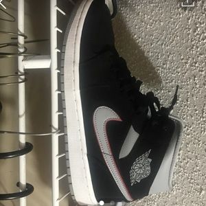 Black gray jordan 1